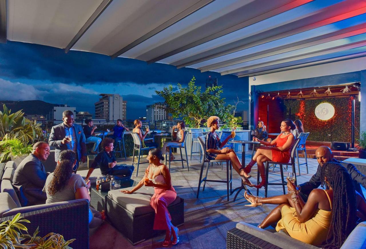 R Hotel Kingston Esterno foto